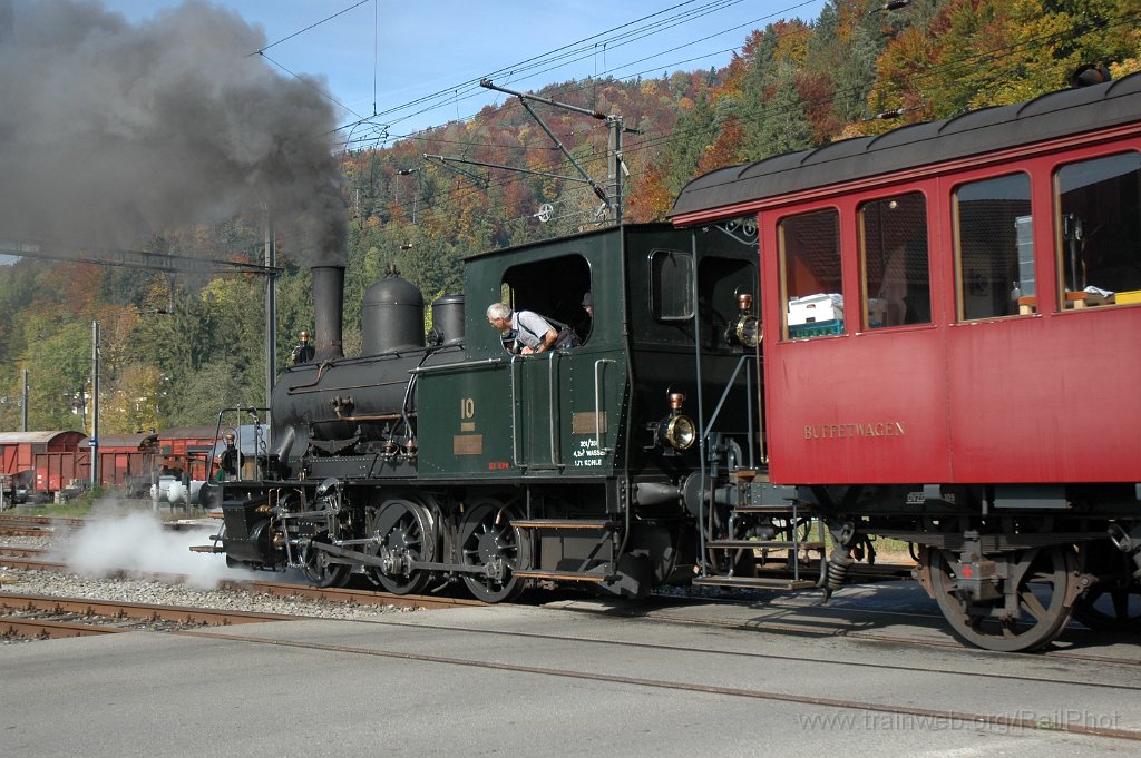 1575-0007-111008.jpg - DVZO E 3/3 10 / Bauma 11.10.2008