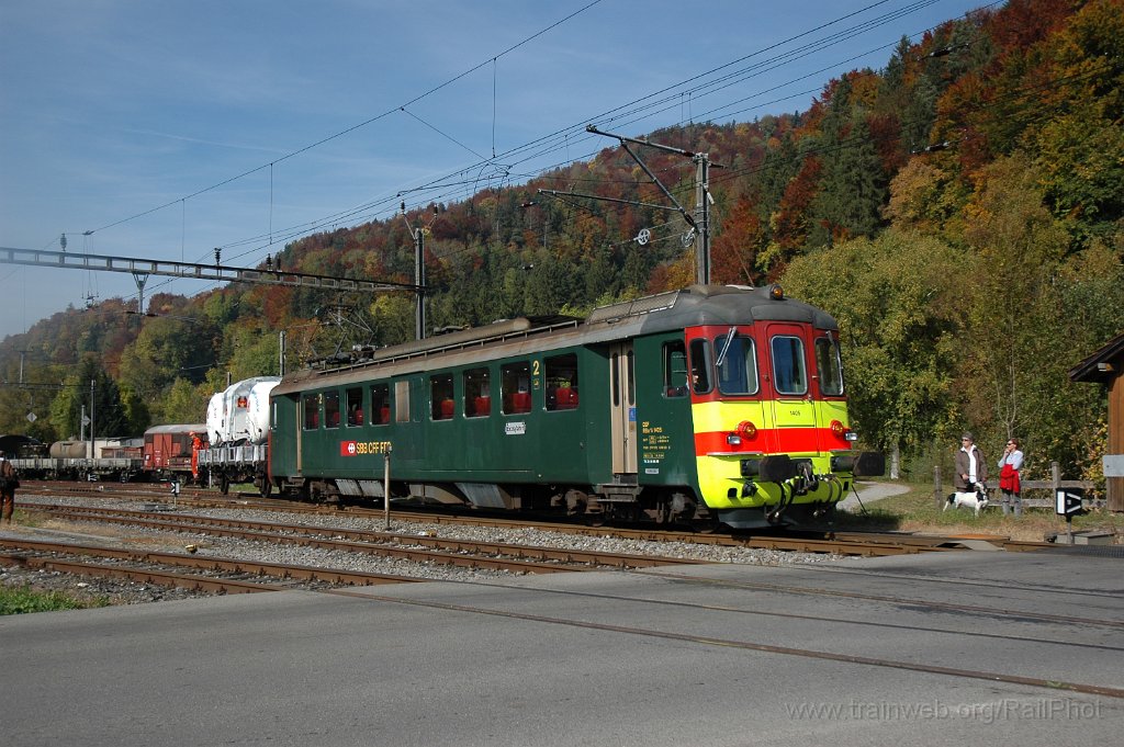 1575-0012-111008.jpg - SBB-CFF RBe 4/4 1405 + CJ X 881 / Bauma 11.10.2008