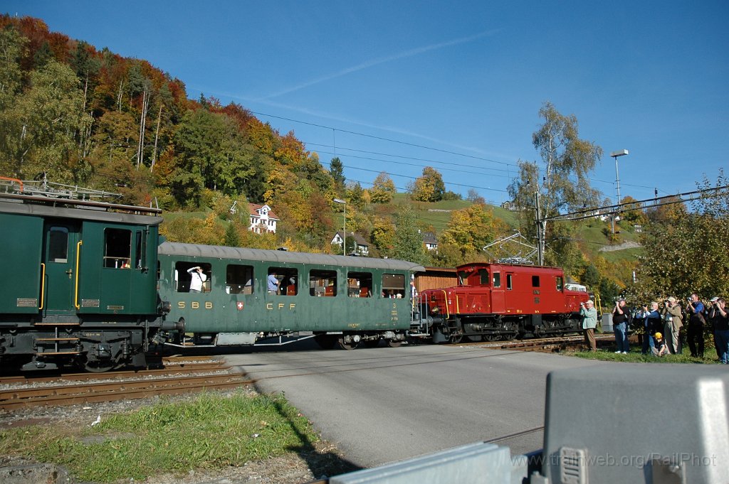 1580-0007-111008.jpg - OeBB De 6/6 15301 + SBB-CFF De 4/4 1679 / Bauma 11.10.2008