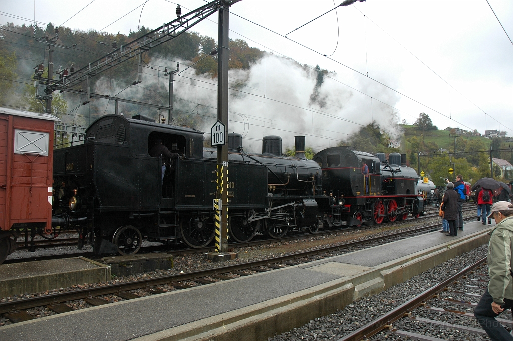 2000-0031-161010.jpg - SBB Eb 3/5 5810 + BT Eb 3/5 9 / Bauma 16.10.2010