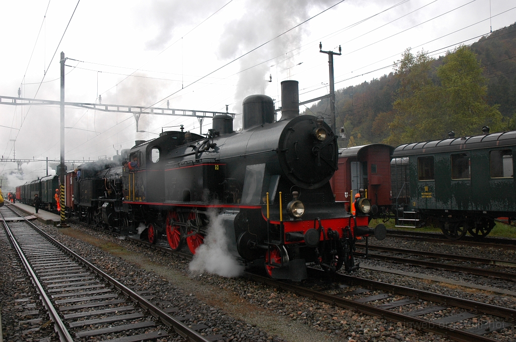 2000-0038-161010.jpg - BT Eb 3/5 9 + SBB Eb 3/5 5810 / Bauma 16.10.2010