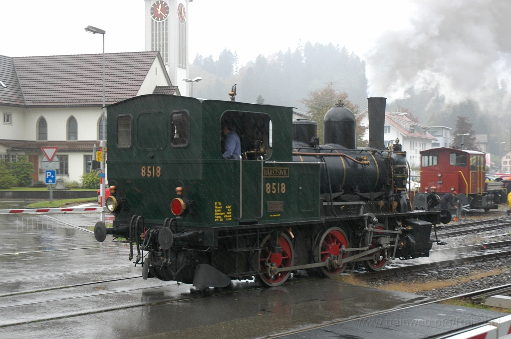 2006-0026-171010.jpg - DVZO E 3/3 8518 «Bäretswil» / Bauma 16.10.2010