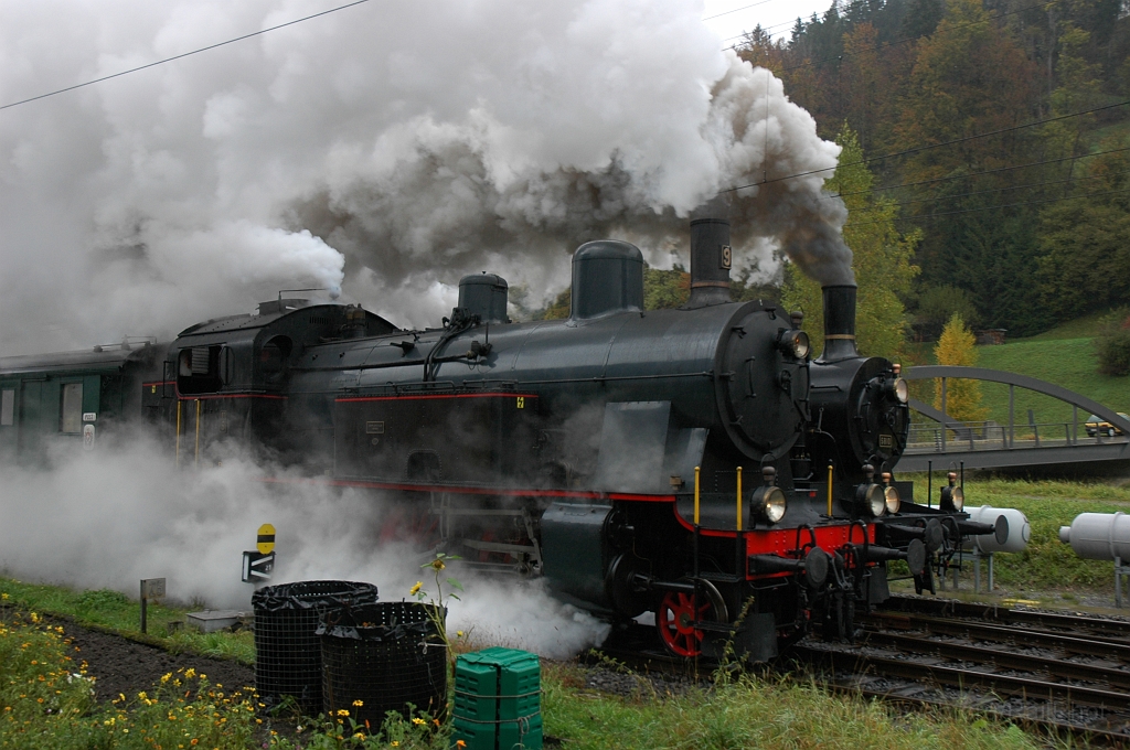 2008-0021-171010.jpg - BT Eb 3/5 9 + SBB Eb 3/5 5810/ Bauma 17.10.2010