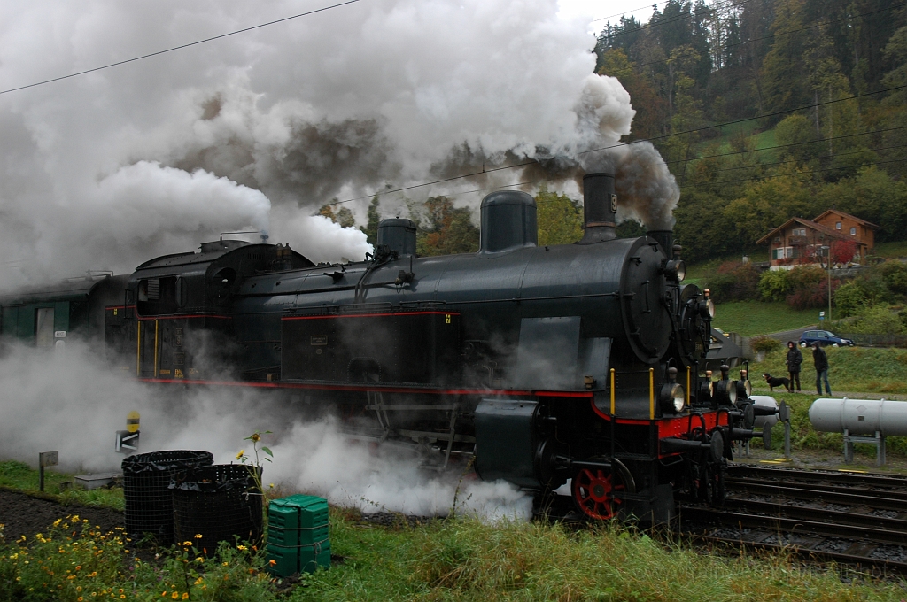 2008-0022-171010.jpg - BT Eb 3/5 9 + SBB Eb 3/5 5810/ Bauma 17.10.2010