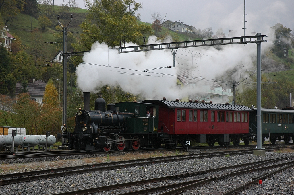 2010-0014-171010.jpg - DVZO E 3/3 8518 «Bäretswil» / Bauma 16.10.2010