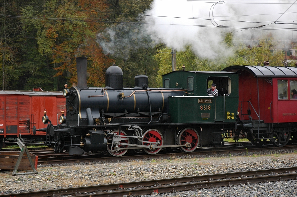 2010-0018-171010.jpg - DVZO E 3/3 8518 «Bäretswil» / Bauma 16.10.2010