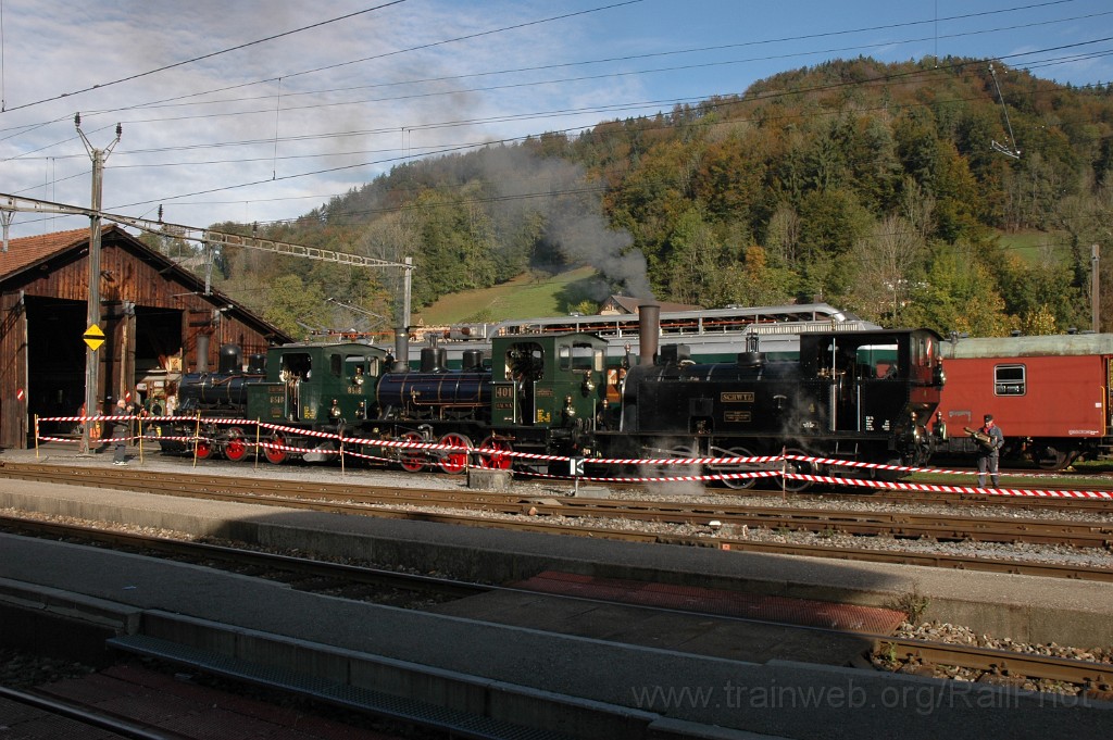 2643-0031-141012.jpg - DVZO E 3/3 8518 «Bäretswil» + Ed 3/3 401 «Bauma» + Ec 3/3 4 «Schwyz» / Bauma 14.10.2012