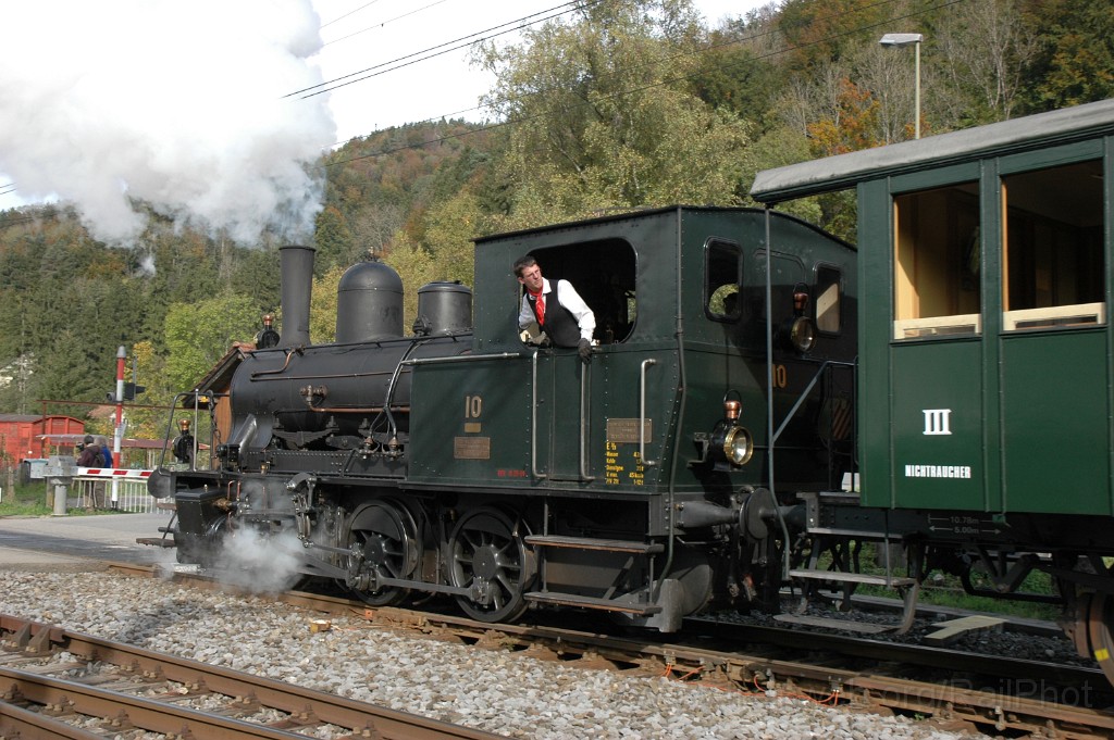 2646-0024-141012.jpg - DVZO E 3/3 10 / Bauma 14.10.2012