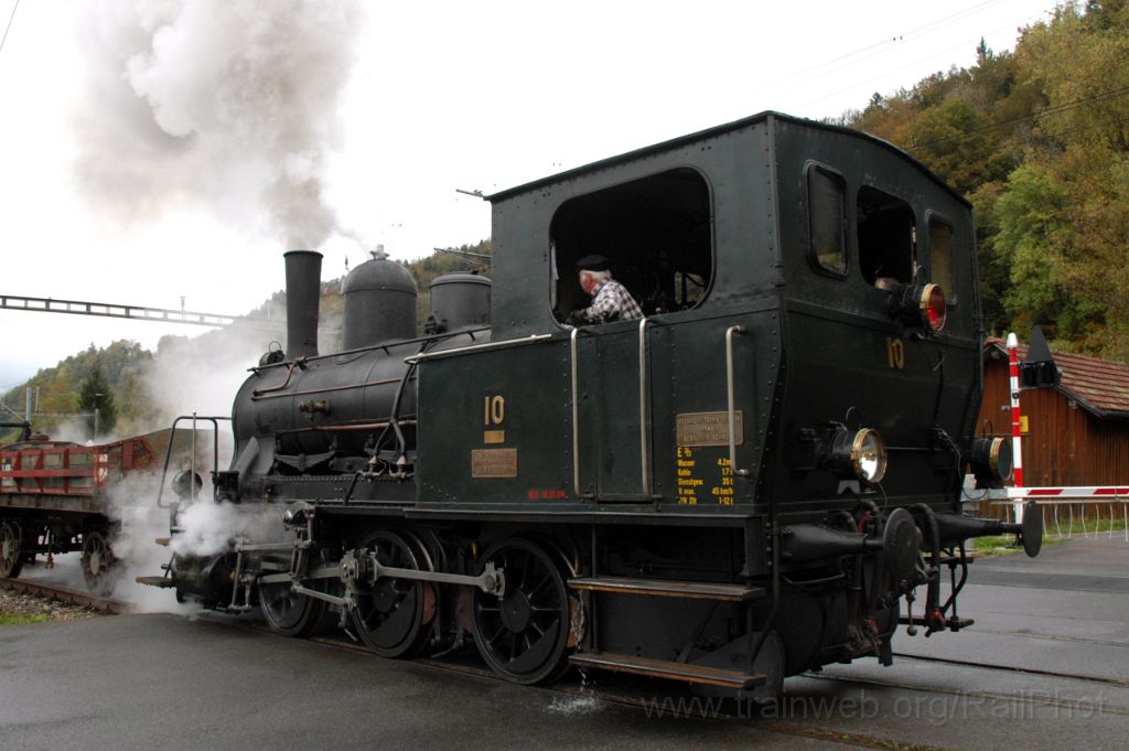 3330-0018-111014.jpg - DVZO E 3/3 10 / Bauma 11.10.2014