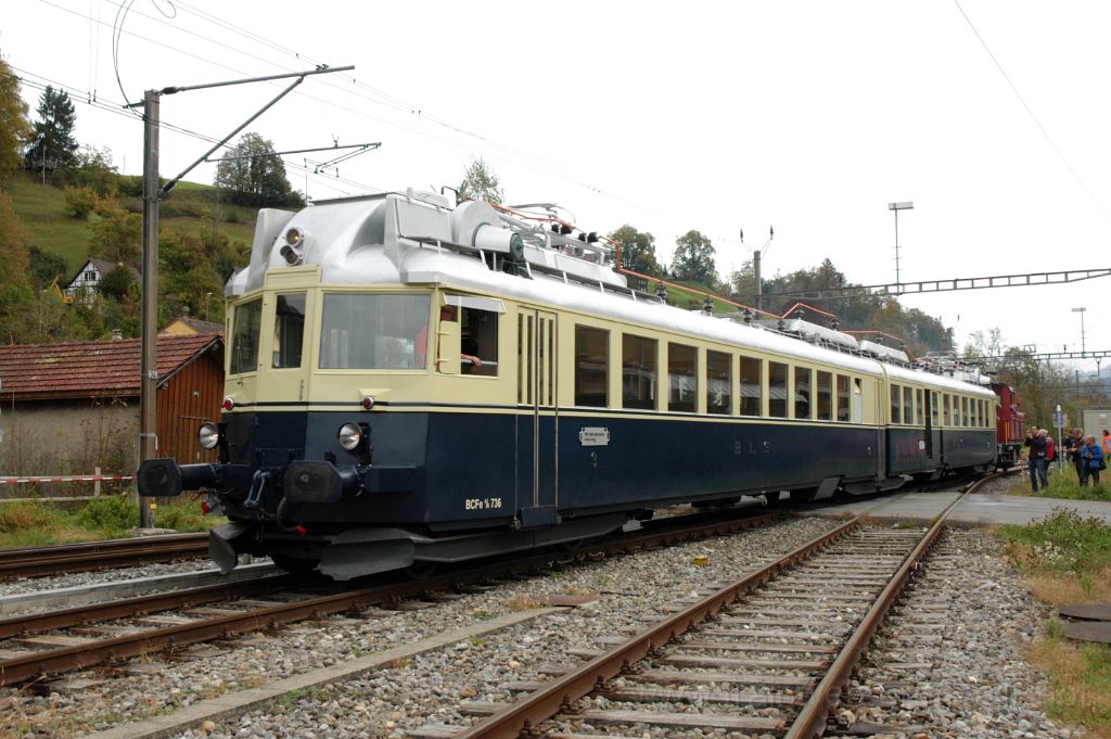 3332-0009-111014.jpg - DVZO Tem''' 354 + BLS BCFe 4/6 736 / Bauma 11.10.2014