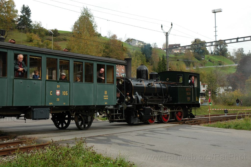 3338-0016-111014.jpg - DVZO E 3/3 8518 "Bäretswil" / Bauma 11.10.2014