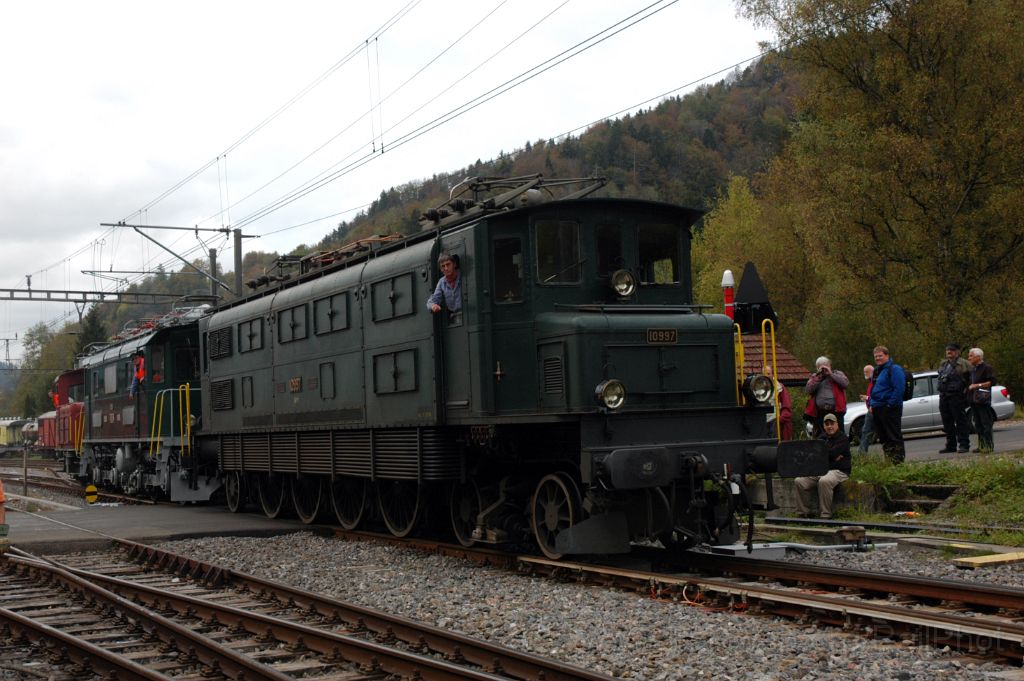 3344-0008-111014.jpg - SBB-CFF Ae 4/7 10997 + BT Be 4/4 15 + DVZO Tem''' 354 / Bauma 11.10.2014