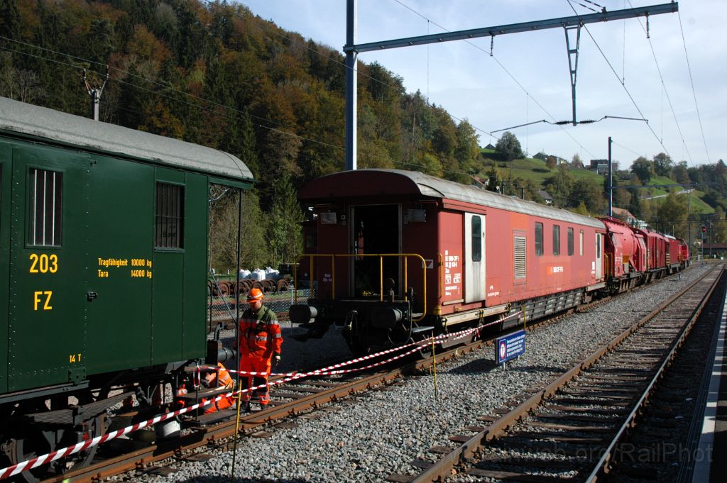 3347-0032-121014.jpg - DVZO FZ 203 + SBB-CFF XAs 80 85 98 28 100-0 / Bauma 12.10.2014