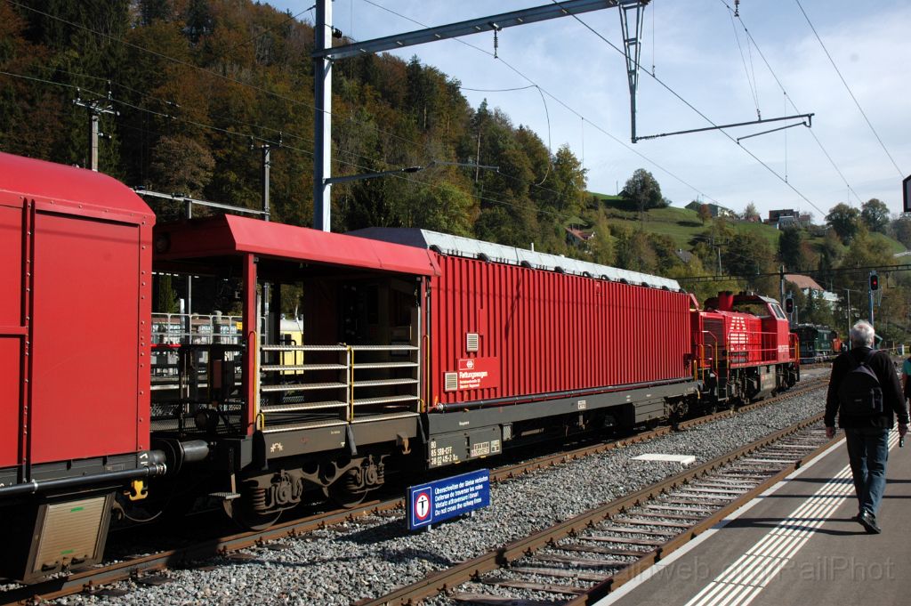 3347-0041-121014.jpg - SBB-CFF XAs 80 85 98 02 415-2 + Am 843.028-2 / Bauma 12.10.2014