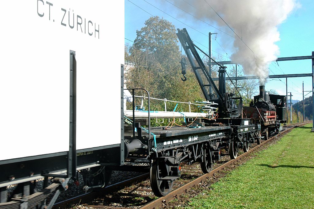 3352-0010-121014.jpg - DVZO E 3/3 10 + X 406 + X 99441A / Bauma 12.10.2014