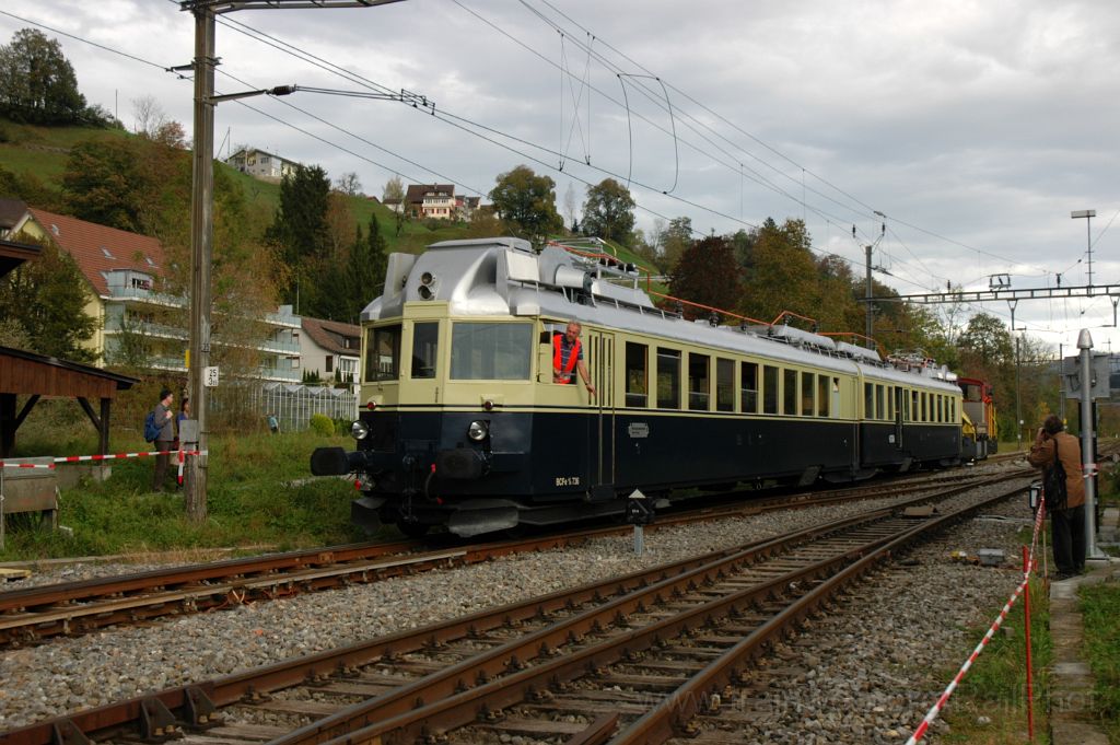 3358-0012-121014.jpg - BLS BCFe 4/6 736 + DVZO Tm IV 9529 / Bauma 12.10.2014