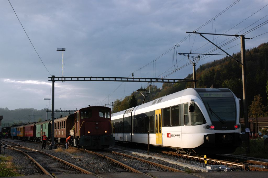 3359-0012-121014.jpg - DVZO Tm IV 9529 + Thurbo RABe 526.772-9 / Bauma 12.10.2014