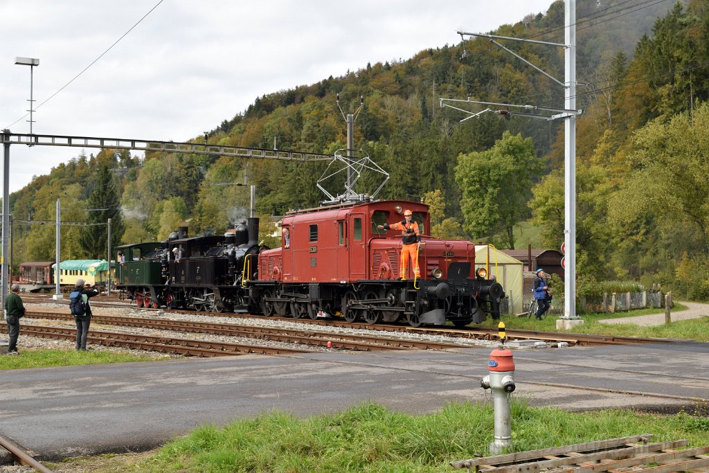 4197-0009-151016.jpg - OeBB De 6/6 15301 + DBB Ec 3/5 51 + DVZO Ec 3/5 2 "Hinwil" / Bauma 15.10.2016
