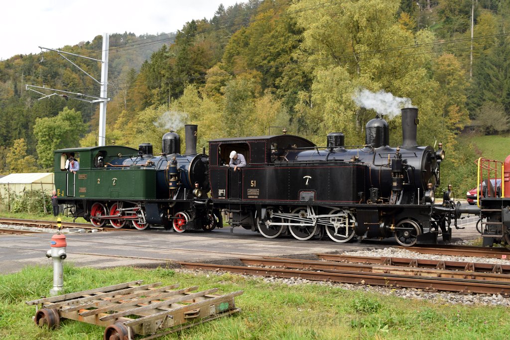 4197-0019-151016.jpg - DBB Ec 3/5 51 + DVZO Ec 3/5 2 "Hinwil" / Bauma 15.10.2016
