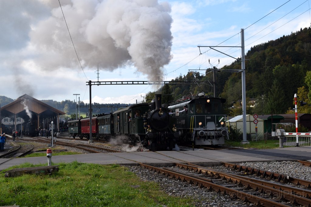 4204-0025-151016.jpg - DVZO Be 4/4 15 + VHE Ed 3/4 2 / Bauma 15.10.2016