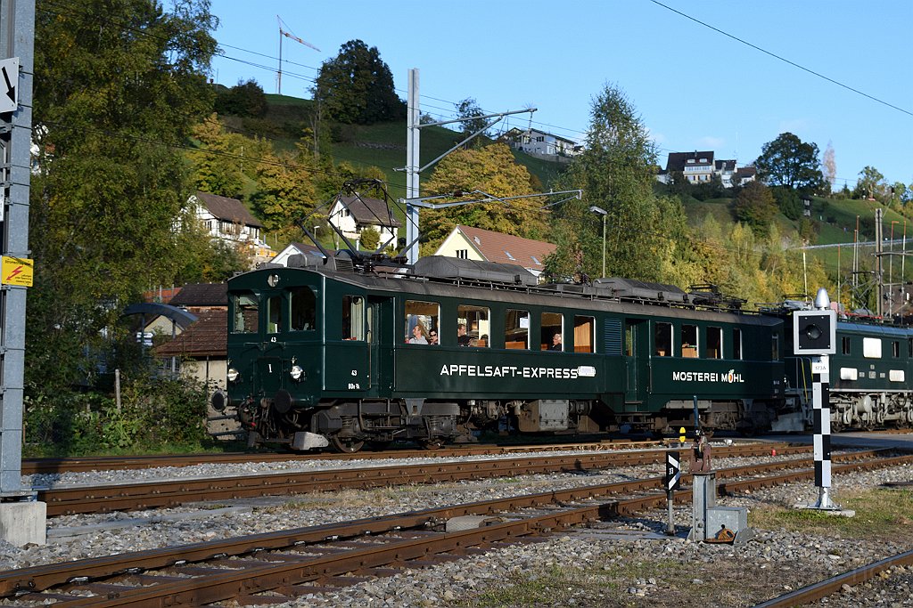 4210-0023-151016.jpg - Eurovapor BDe 3/4 43 "Möhl Apfelsaft-Express" + DVZO Be 4/4 15 / Bauma 15.10.2016
