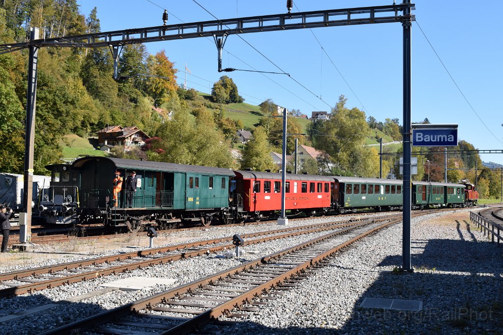 4215-0001-161016.jpg - VHMThB FZ² 502 + C 111 "Mostindien-Express" + VHE Bi 538 + ABDi 722 + DVZO Ee 3/3 16363 / Bauma 16.10.2016