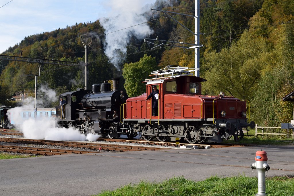 4224-0029-161016.jpg - DVZO Ee 3/3 16363 + VHMThB Ec 3/5 3 "Choli" / Bauma 16.10.2016