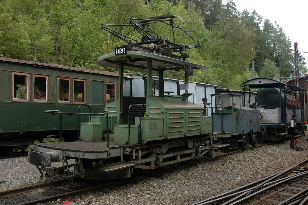 2811-0040-200513.jpg - StStZ Te 2/2 926 + MOB Tm 20200 + TrB Xe 2/2 1 / Chaulin-Dépot 20.5.2013