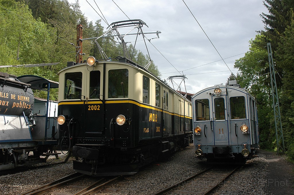 2818-0023-200513.jpg - MOB FZe 6/6 2002 + BCFe 4/4 11 / Chaulin-Dépot 20.5.2013