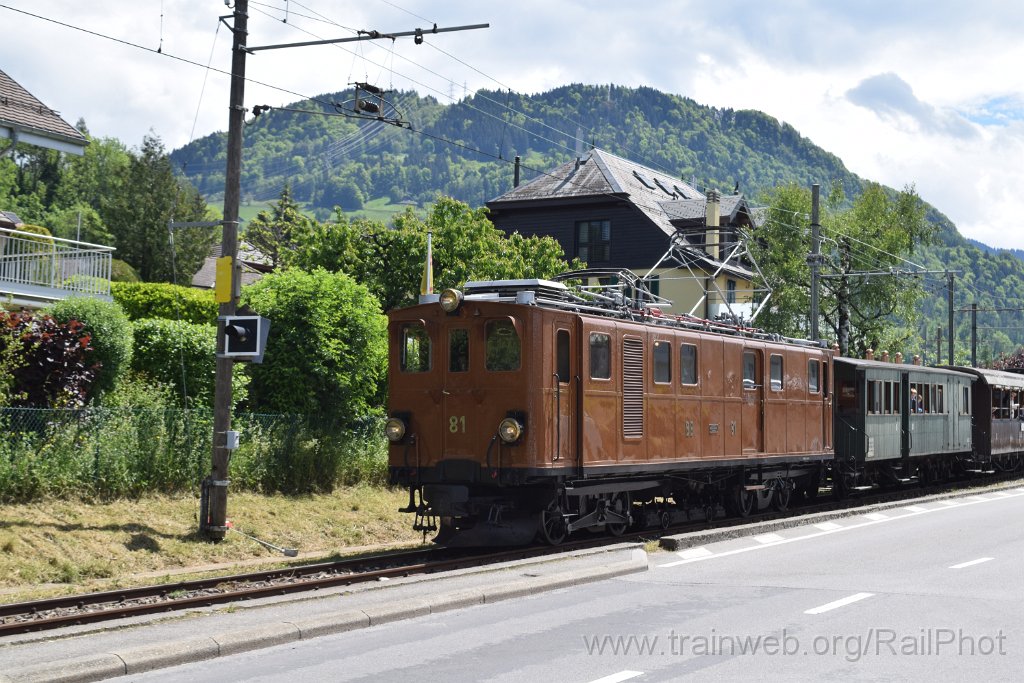9129-0010-190524.jpg - RhB Ge 4/4 81 + CFE ABCDf 15 / Blonay 19.5.2024