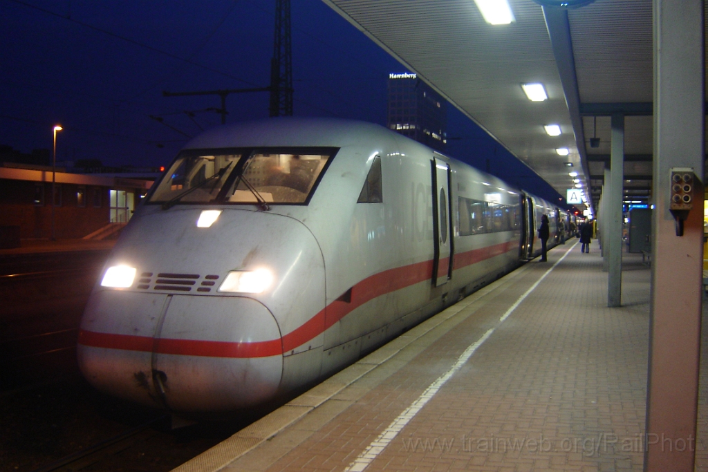 1152-0014-180406.jpg - DBAG 808.004-6 / Dortmund Hbf 18.4.2006