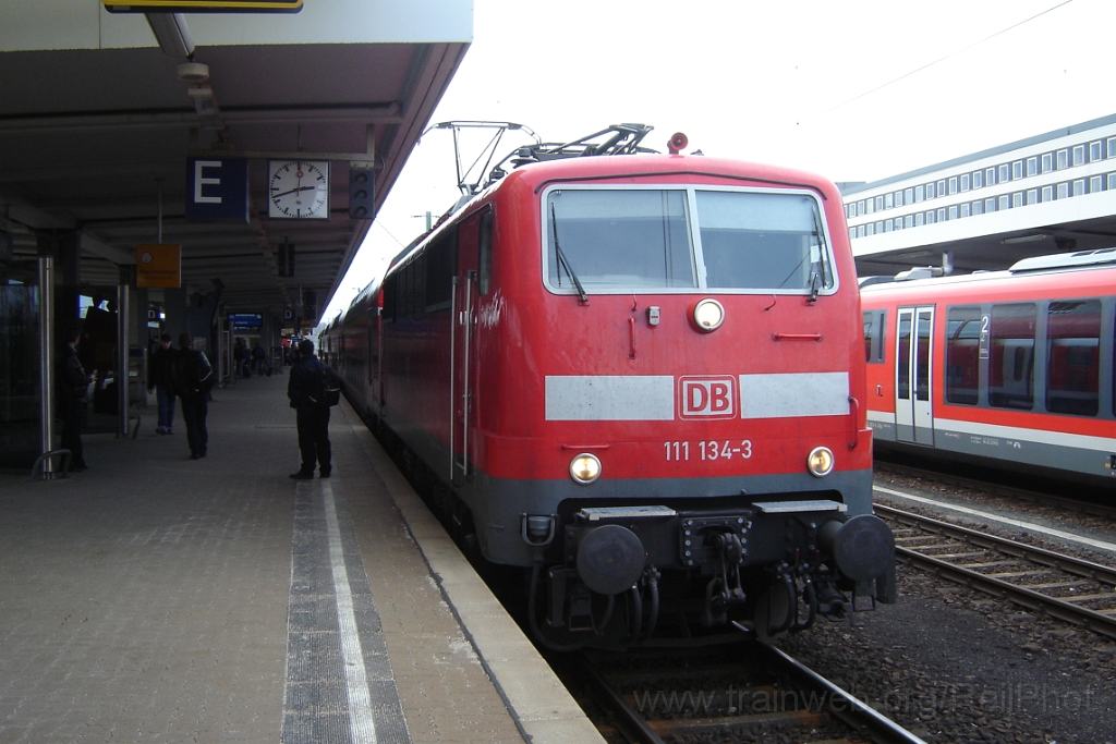 1153-0001-180406.jpg - DBAG 111.134-3 / Braunschweig Hbf 18.4.2006