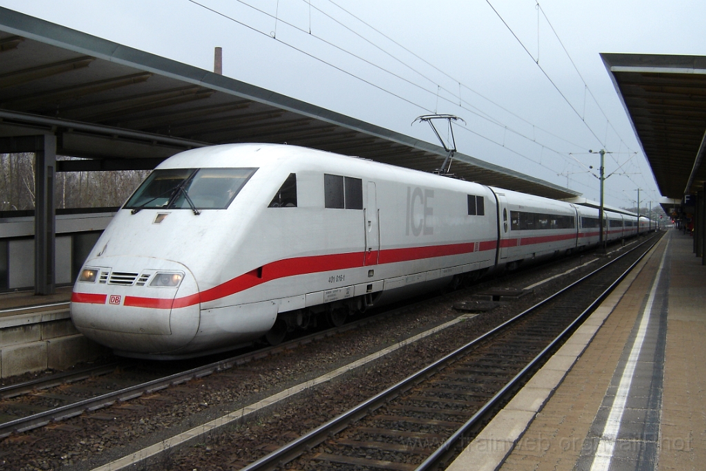 1153-0018-180406.jpg - DBAG ICE 401.016-1 / Braunschweig Hbf 18.4.2006