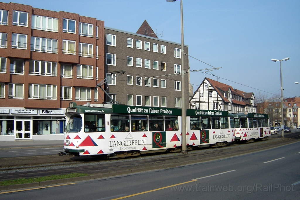 1154-0030-190406.jpg - BVAG Tw.7555 "Langerfeldt" / John F.Kennedy-Platz 19.4.2006