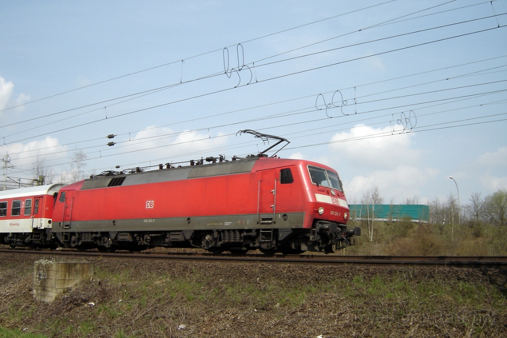 1155-0015-190406.jpg - DBAG 120.124-3 / Braunschweig-Gartenstadt (An der Rothenburg) 19.4.2006