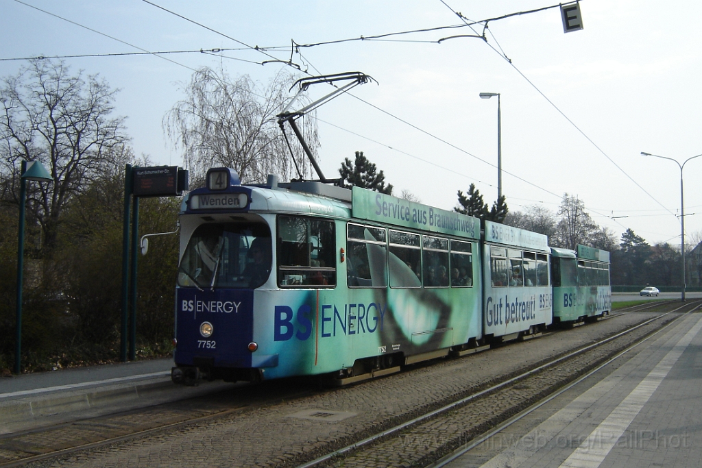 1156-0039-200406.jpg - BVAG Tw 7752 "BS Energy" / Kurt-Schumacher-Strasse 20.4.2006