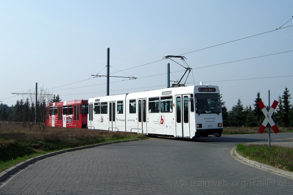 1156-0048-200406.jpg - BVAG Tw.8152 / Wenden Heideblick 20.4.2006