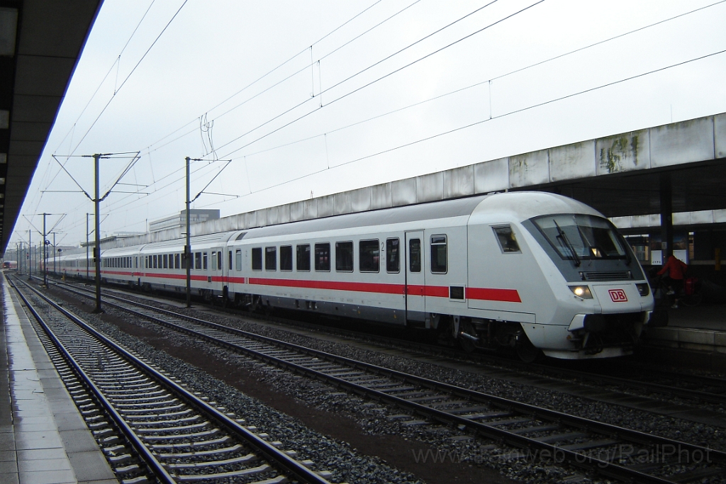 1160-0018-220406.jpg - DBAG Bpmbdzf 61 80 80-91 108-3 / Hannover Hbf 22.4.2006