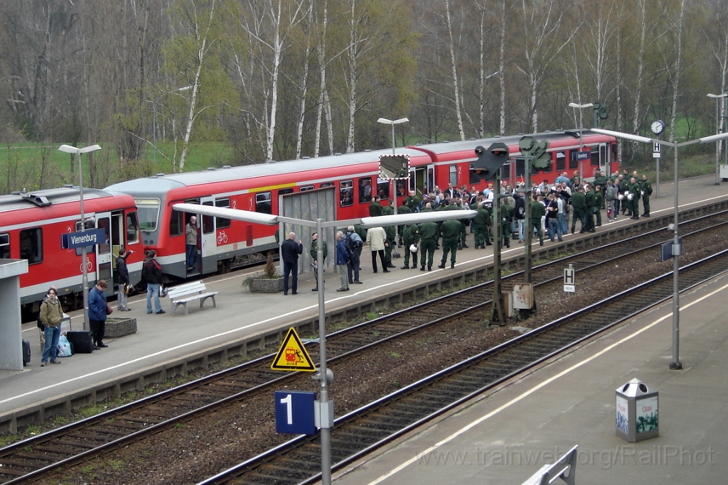 1165-0034-230406.jpg - DBAG 928.625-3 / Vienenburg 23.4.2006