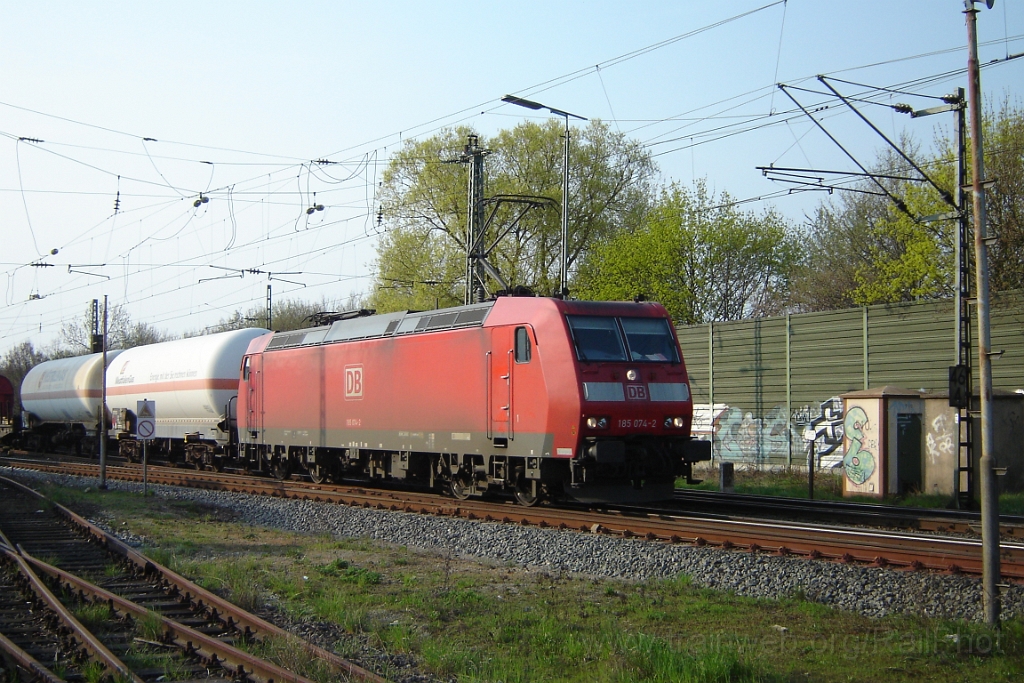 1167-0050-250406.jpg - DBAG 185.074-2 / Vechelde (Büe am Windmühlenberg) 25.4.2006