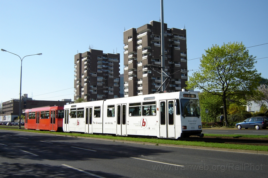 1173-0035-030506.jpg - BVAG Tw.8152 / Campestraße 3.5.2006