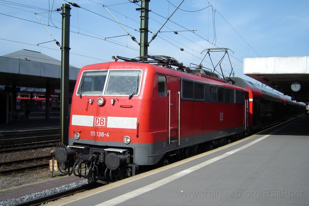 1174-0009-040506.jpg - DBAG 111.138-4 / Hannover Hbf 4.5.2006