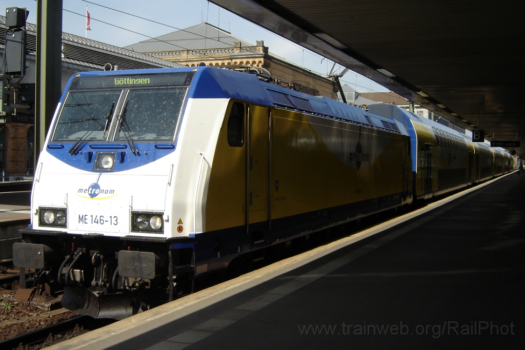 1174-0027-040506.jpg - Metronom 146.13 "Alfeld (Leine)" / Hannover Hbf 4.5.2006