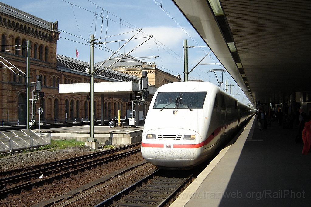 1174-0030-040506.jpg - DBAG ICE 401.586-3 / Hannover Hbf 4.5.2006