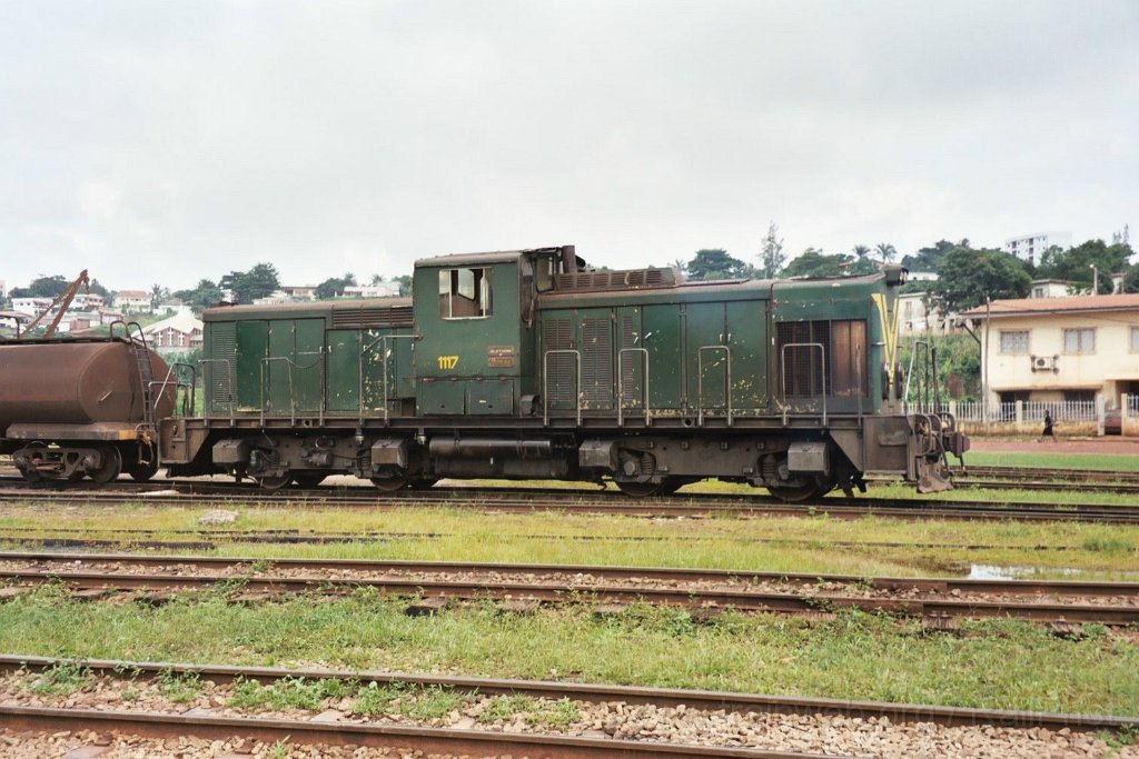 0972-0027.jpg - Camrail BB 1117 / Yaoundé-Marchandises 17.7.2004