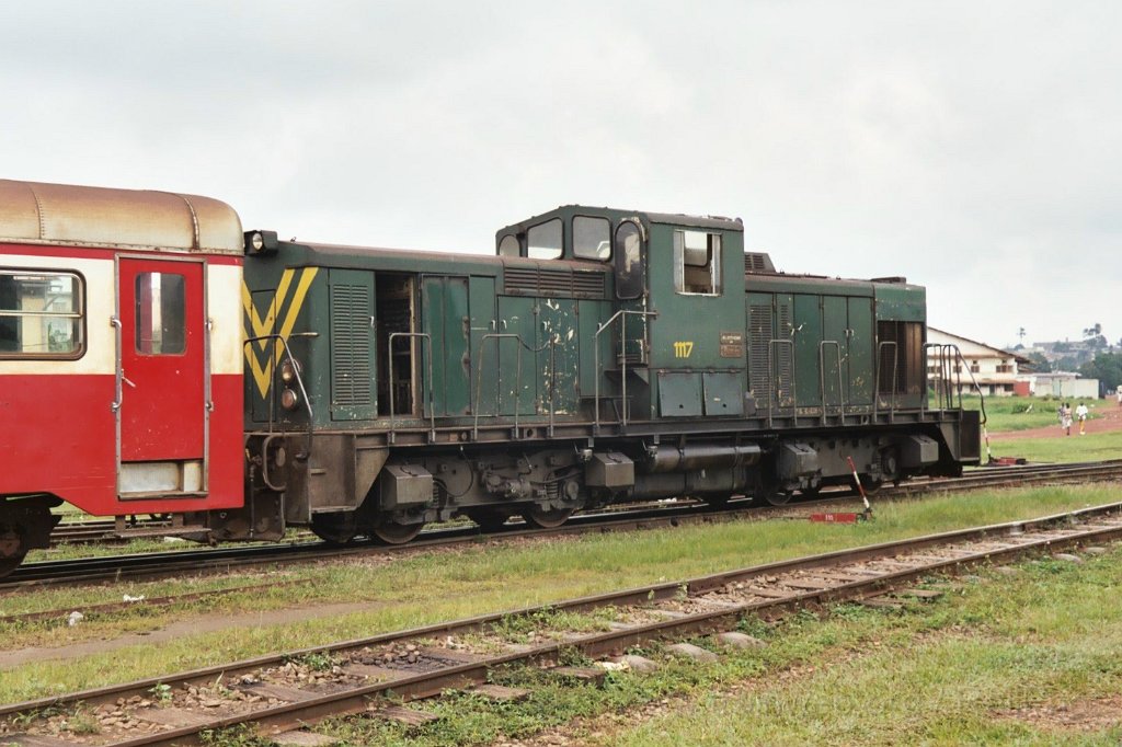 0972-0032.jpg - Camrail BB 1117 / Yaoundé-Marchandises 17.7.2004