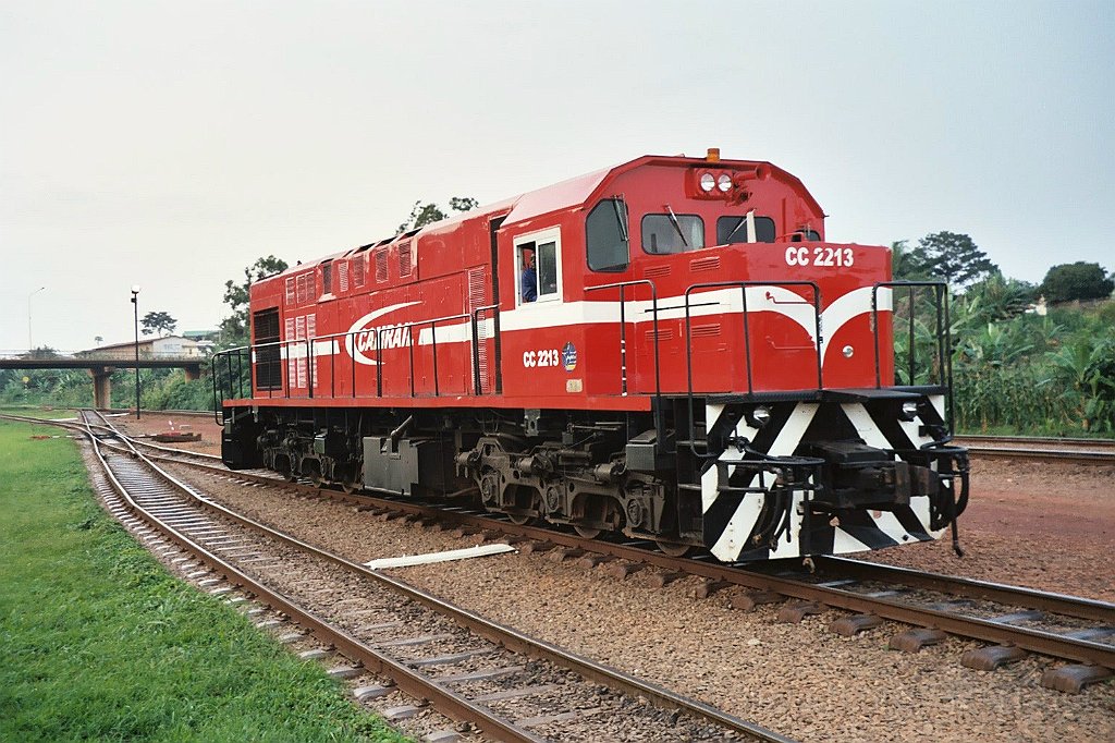 0973-0004.jpg - Camrail CC 2213 (Yaoundé-Voyageurs 18.7.2004