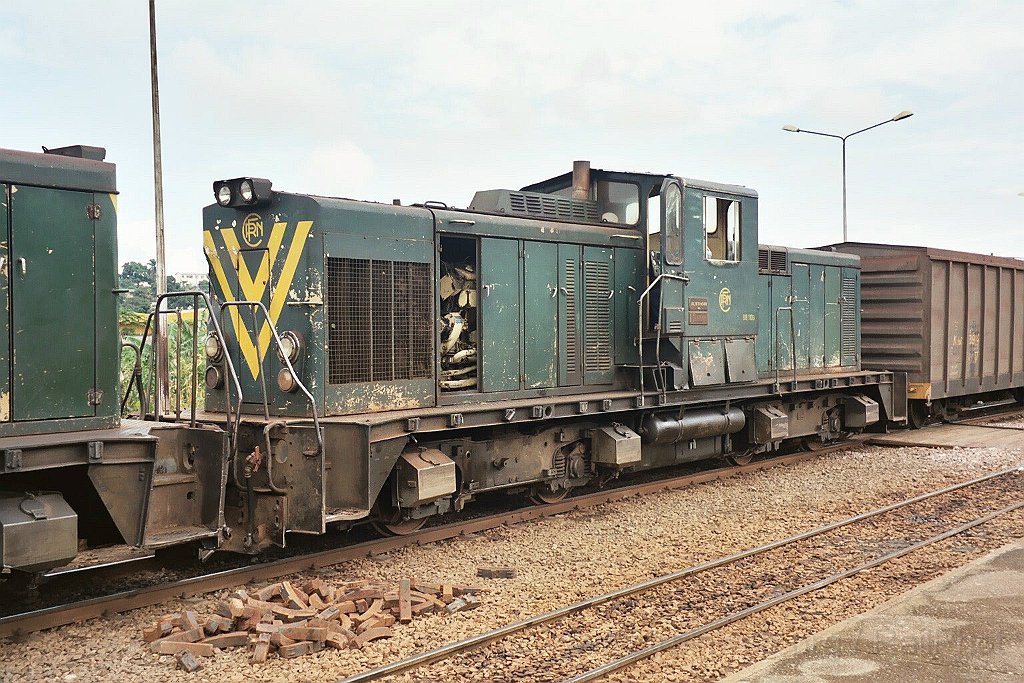 0979-0026.jpg - Camrail BB 1109 / Yaoundé-Voyageurs 31.7.2004