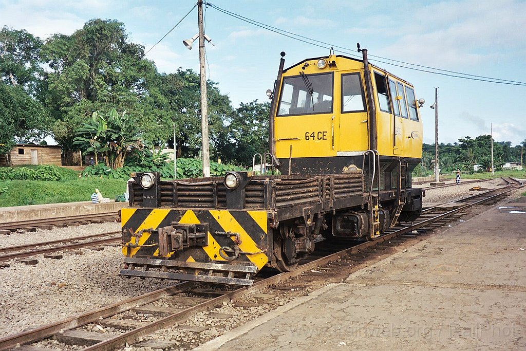 0979-0029.jpg - Camrail DC 64 CE / Edéa-Voyageurs 1.8.2004