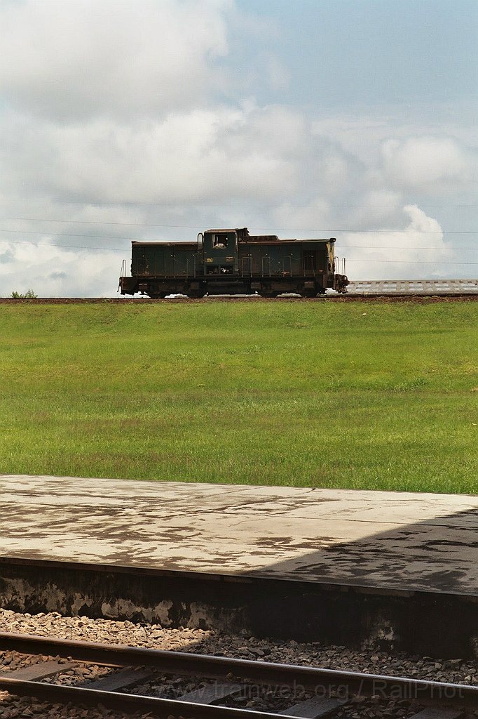 0980-0003.jpg - Camrail BB 1116 / Douala - Bessengué 2.8.2004